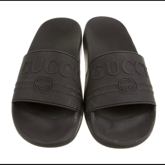 Black Gucci woman slides , bought from Real online, to small - Picture 1 of 5